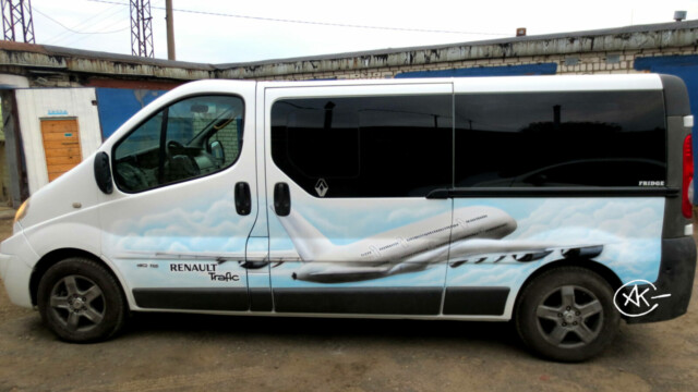 Аэрография на авто. Renault Trafic. Самолёт.