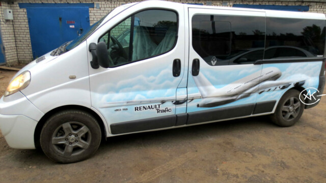 Аэрография на авто. Renault Trafic. Самолёт.