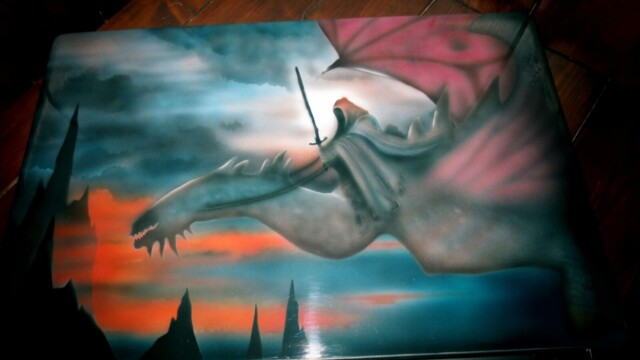 Аэрография на ноутбуке.