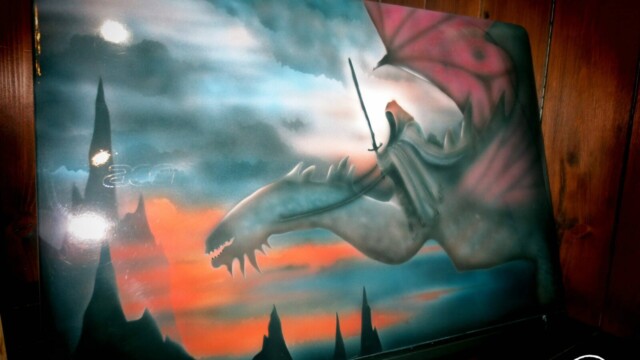 Аэрография на ноутбуке.