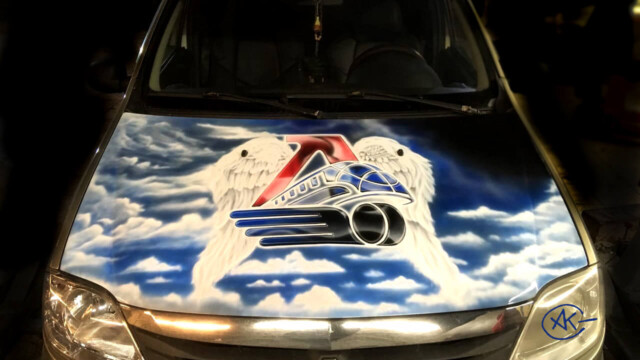 Аэрография на капоте авто